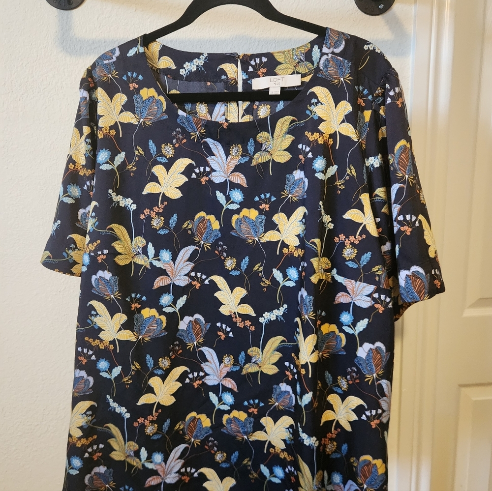 LOFT Plus Navy Floral Short Sleeve Blouse